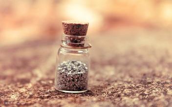 Economi SUS304 cyflym iawn Peiriannau labelu ffiol jariau a photeli awtomatig ar gyfer gludiog sticer