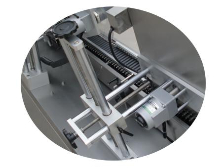 Peiriant labelu tiwb papur 500 rholer yn gosod label sticer ffabrig hunanlynol