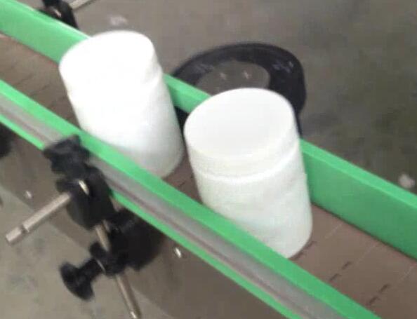 Peiriant Labelu Botel Grwn, peiriant potelu a labelu ar gyfer jar sugno brun