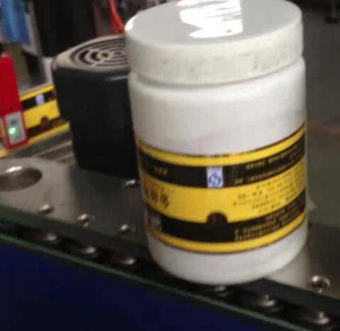 Peiriant Labelu Botel Grwn, peiriant potelu a labelu ar gyfer jar sugno brun