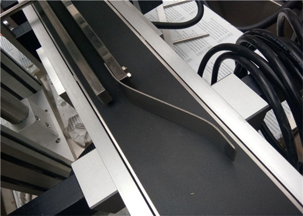 Peiriant Labelu Uchaf Uchaf AwtomatigFor Labelu Bag Amlen Gwag Plastig