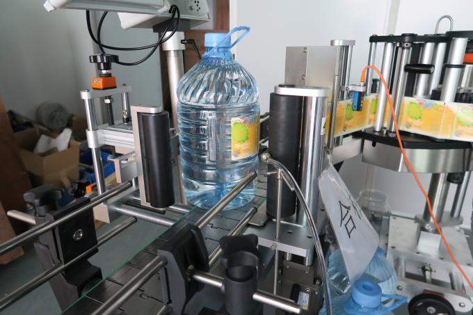 Peiriant Labelu Sticer Potel Rownd Dŵr Yfed 5L, Peiriannau Glynu Label Hunanlynol