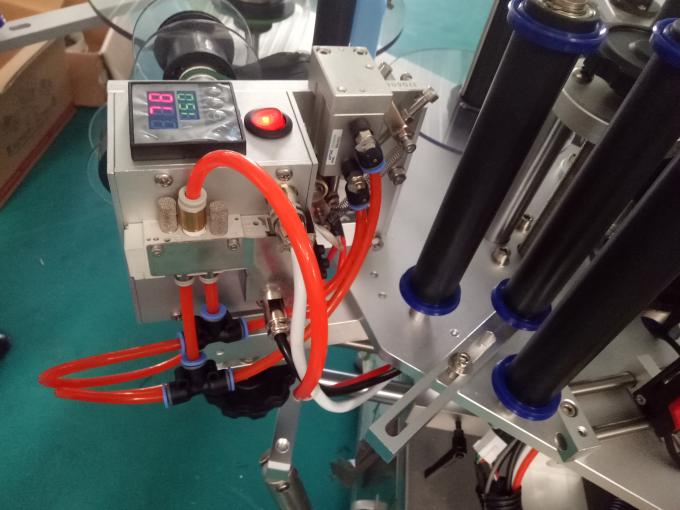 Peiriant Labelu Sticer Ochr Ddwbl neu Ddwywaith wedi'i Addasu Gyda Pheiriant Codio