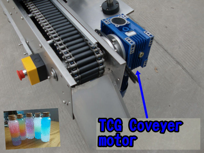 China SUS304 Economi Awtomatig 220V 2kw 50 / 60HZ 5 galwyn cap cystadleuol peiriant labelu ffiol pris cystadleuol